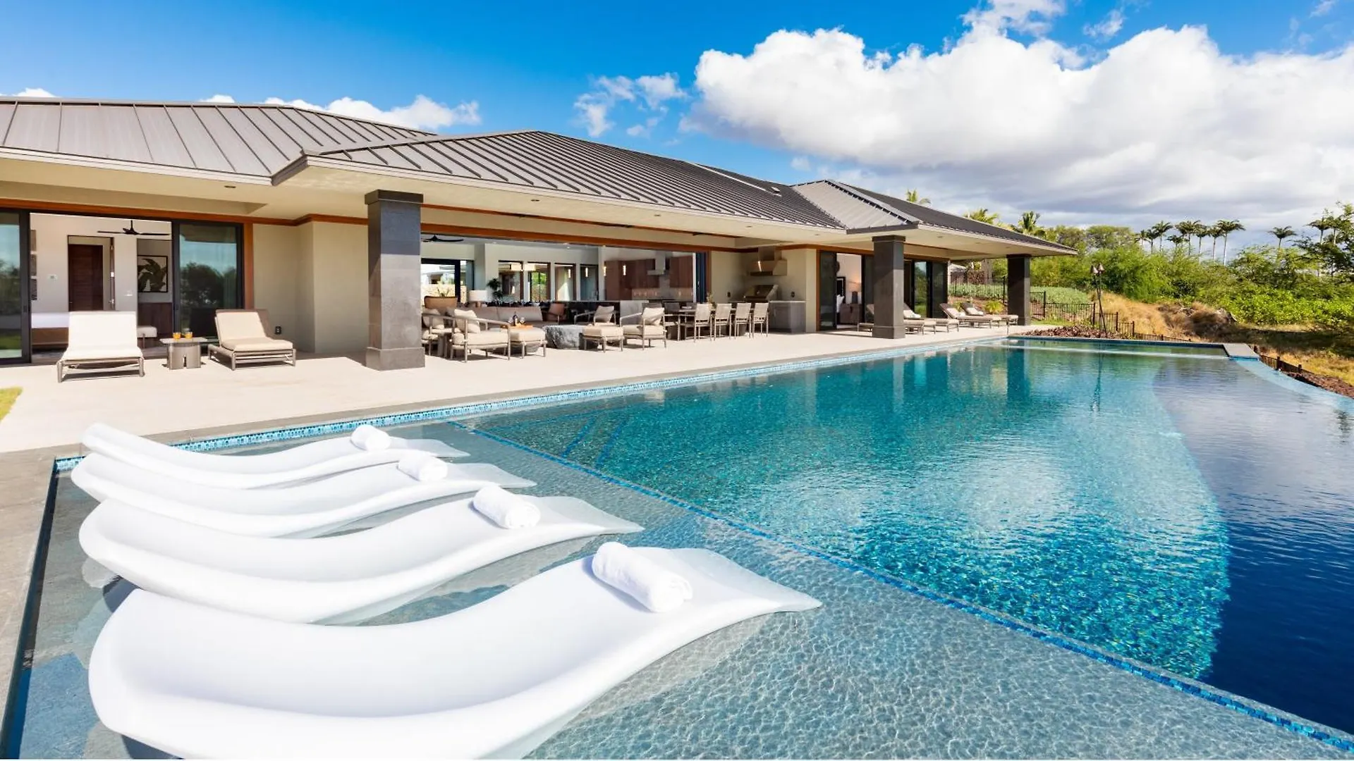 Kontakt z ❤Pih❤ Hawaiian Elegance Short Walk To Best Beaches Heated Lap Pool Spa